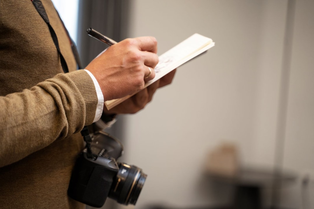 Press reporter fallowing leads case