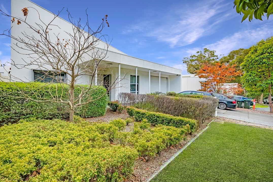 Front garden and lawn of an SDA home in Kew